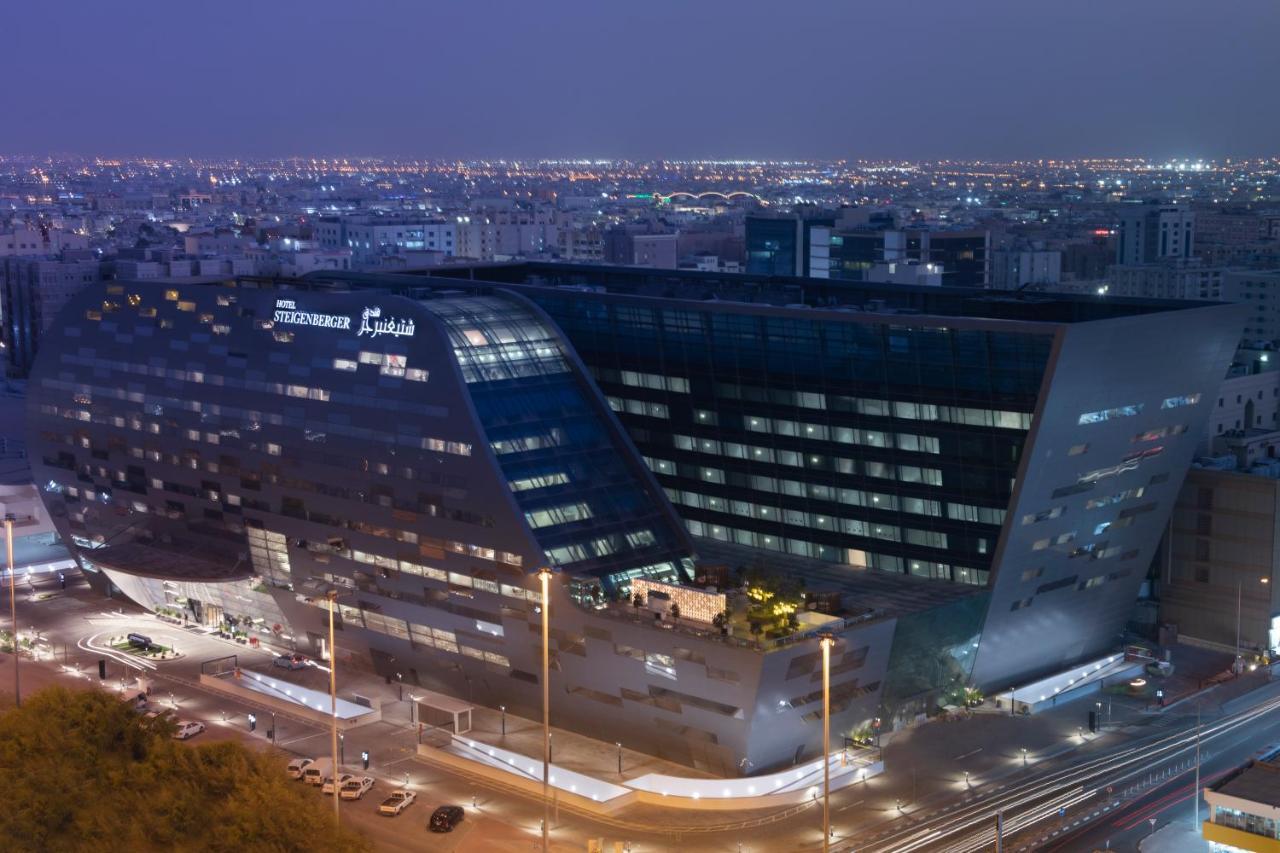 Steigenberger Residence الدوحة المظهر الخارجي الصورة The hospital at night