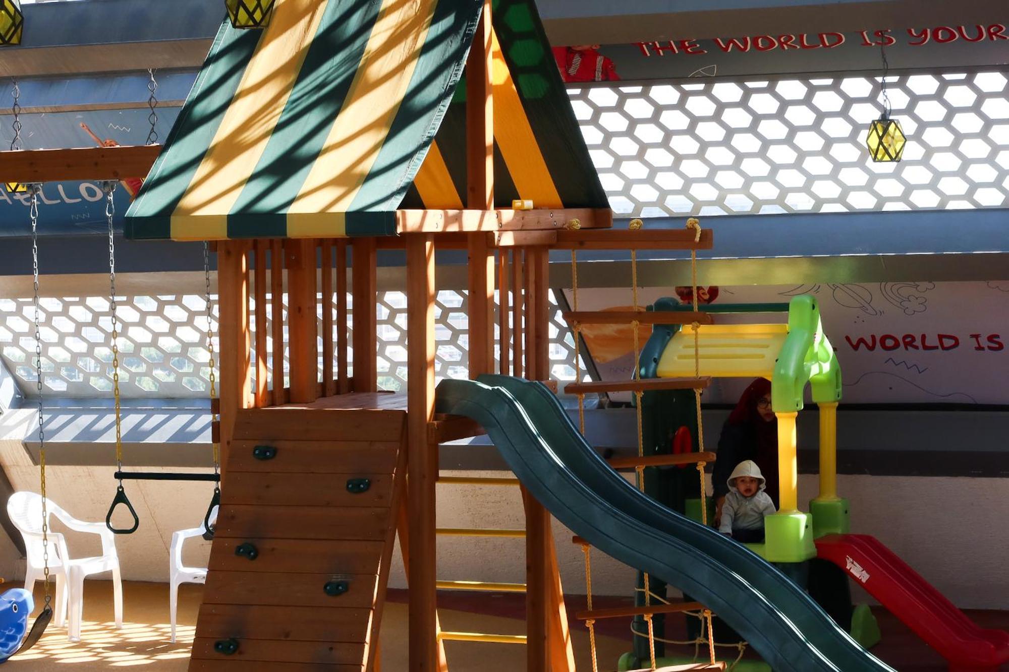 Steigenberger Residence الدوحة المظهر الخارجي الصورة A playground in a shopping mall
